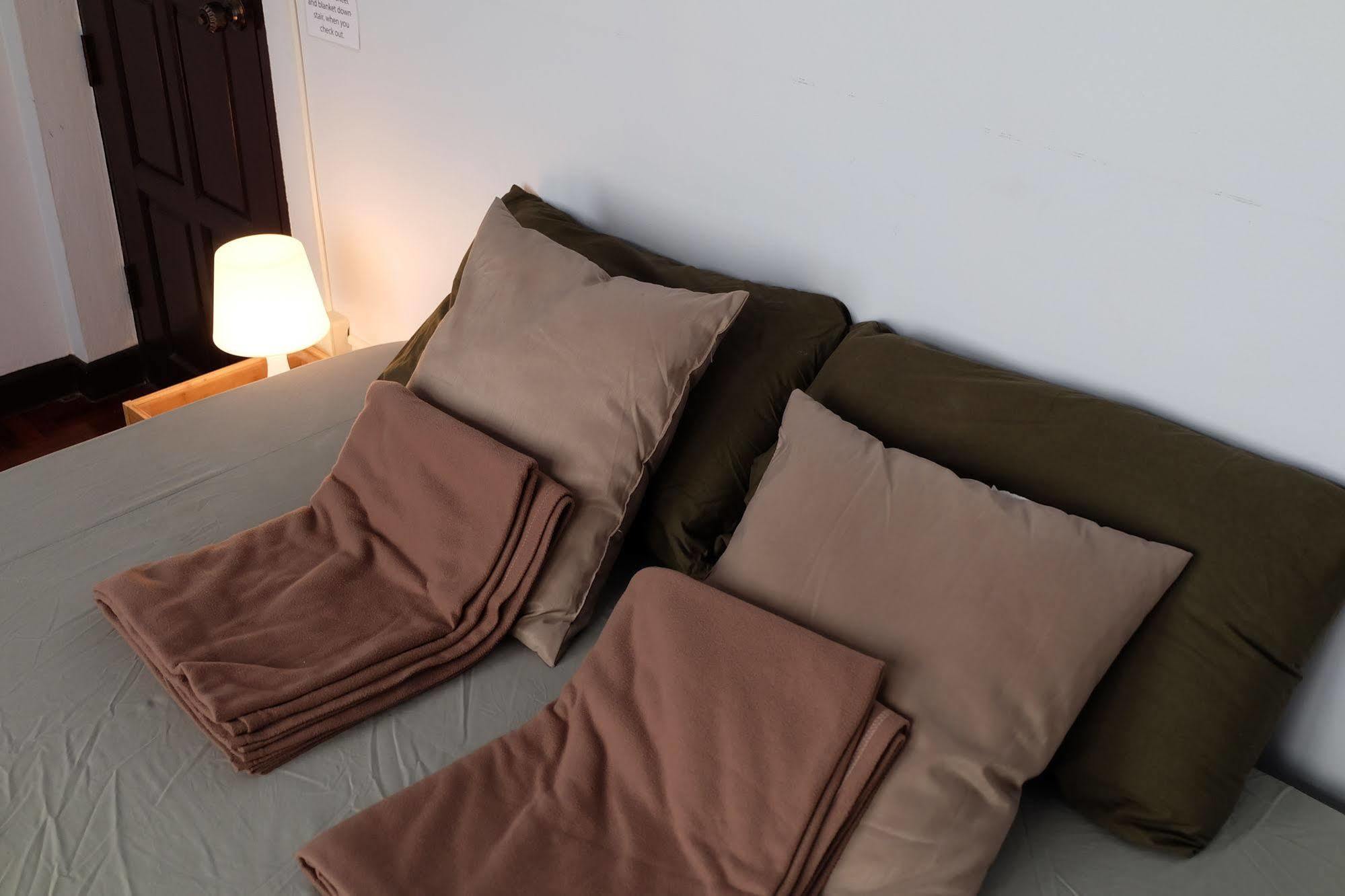 Tiny Hostel Bangkok Zewnętrze zdjęcie